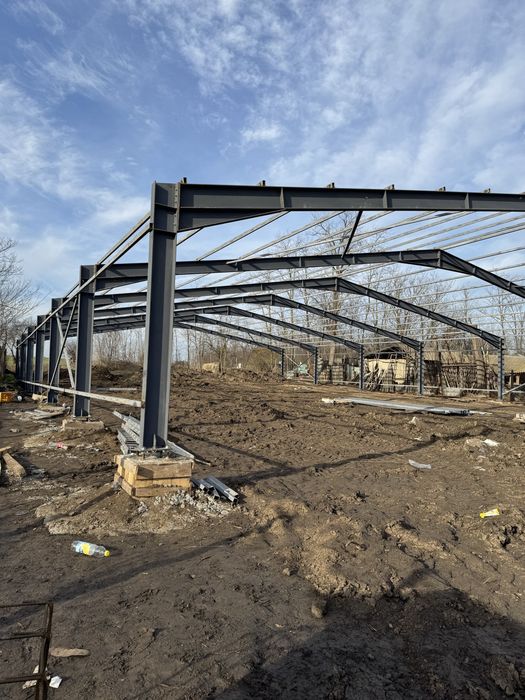 Vand hale si structuri metalice