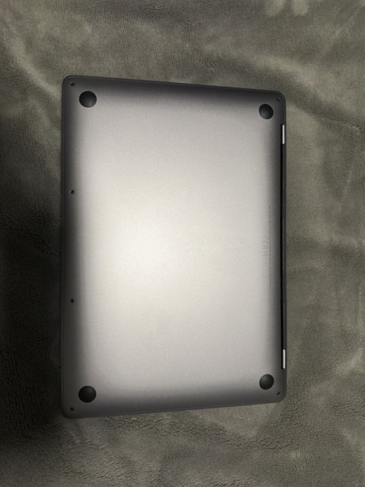 Macbook Pro с M1 chip за части с изгоряла дънна платка