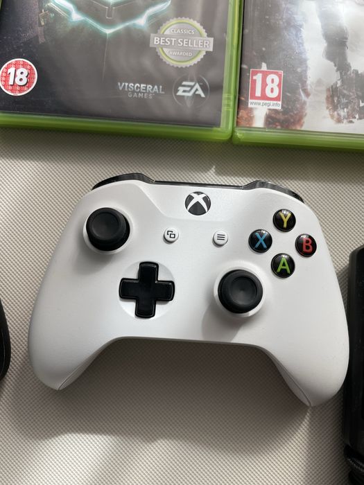 Xbox Series X cu 2 joystickuri - colectie jocuri si bonus