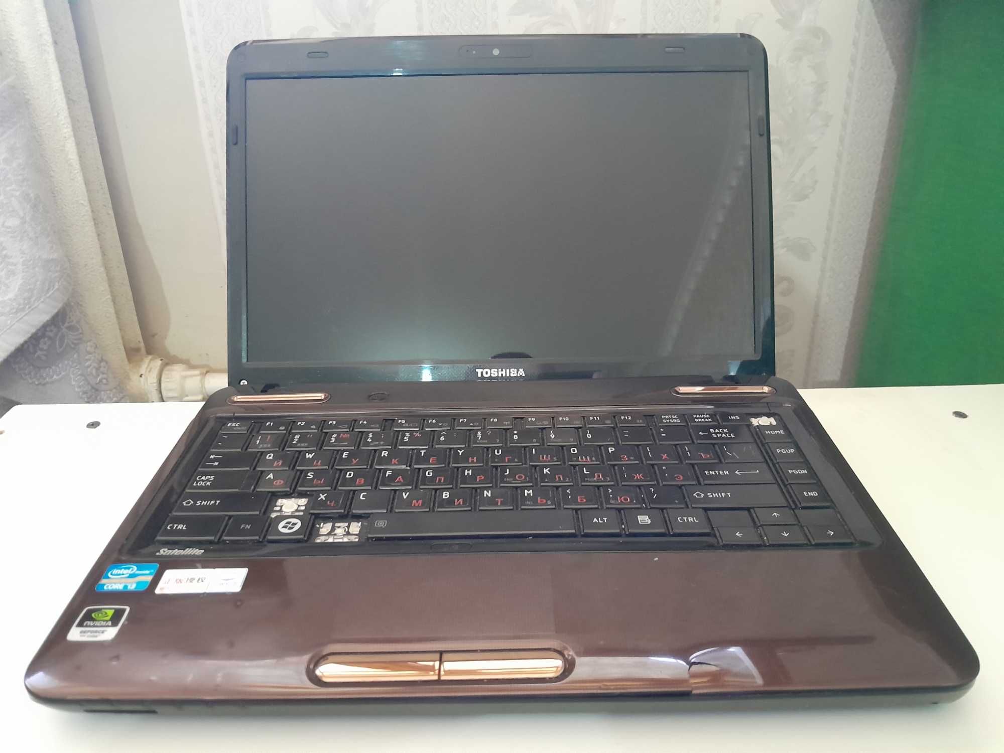 РАБОЧИЙ ноутбук Toshiba CORE I3 4GB/500 GB Требуется Ремонт Дисплея