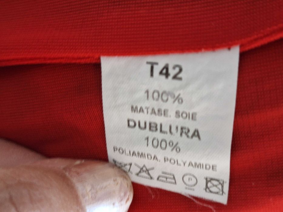 **Cyrill Red  | rochie dama | bust 84 cm | mar. 40 - 42 | M - L