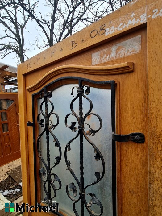 Usa intrare lemn masiv,Austria (Canadi 8076)