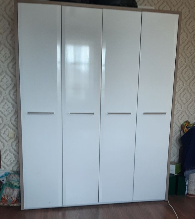 Продам спальный гарнитур