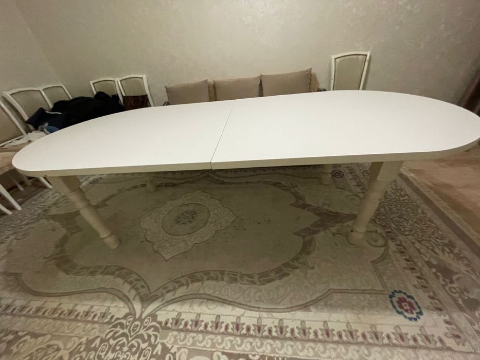 Стол из дерева. Размер 3- 3.5  метра