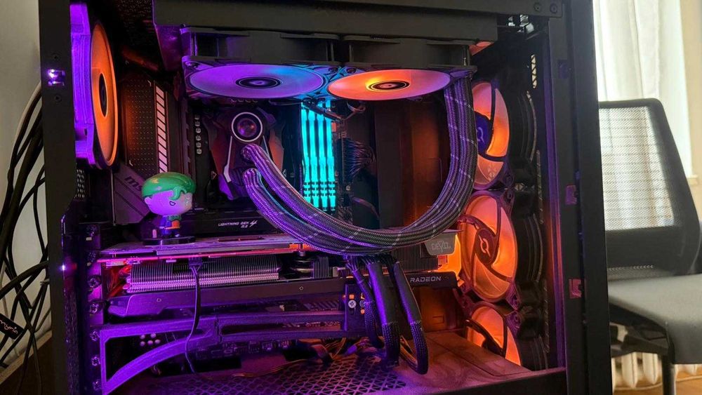 Calculator PC Ryzen 5 5600X - RX 6700 XT - 32GB RAM stare foarte bună