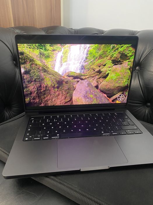 MacBook Pro 14-inch/ M4 / 16 Gb RAM / 512 Gb / Space Black/ Foarte bun