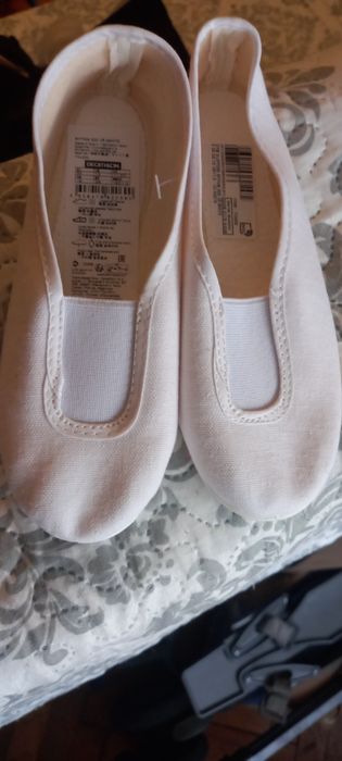 Espadrile noi pt. sport nr 30