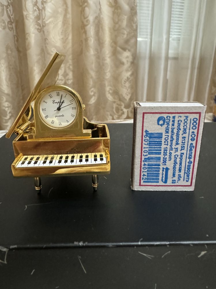 Красивые часы настольные