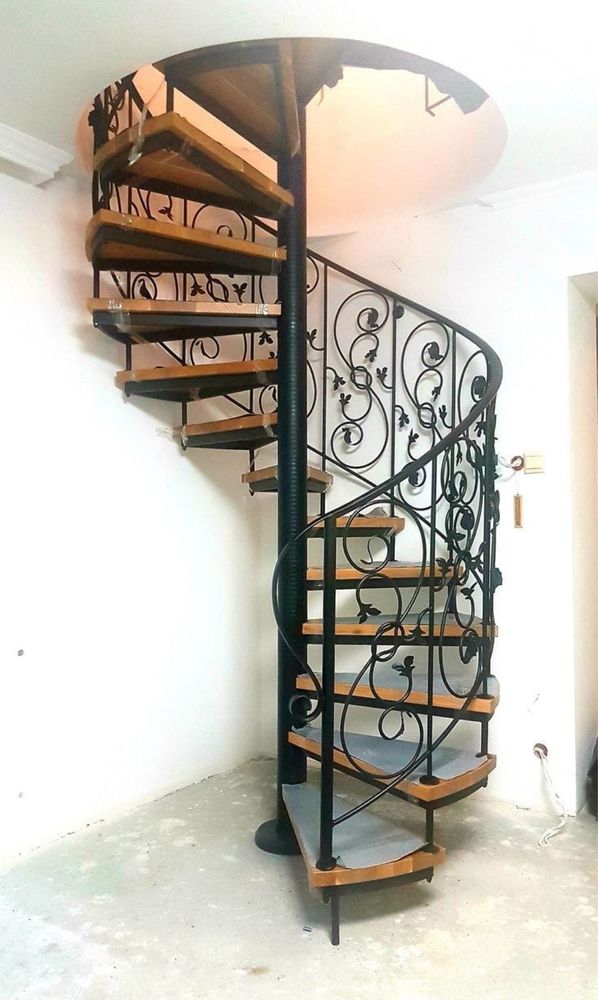 Scari interioare tip spirala