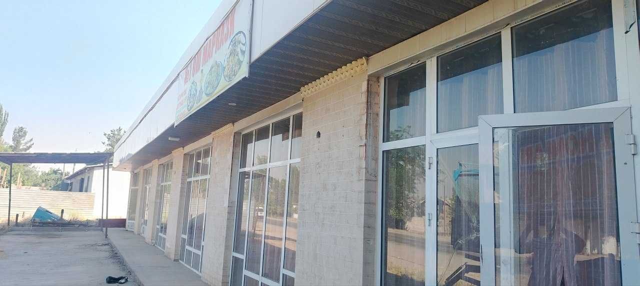 Uzun tumanida Savdo va xizmat ko`rsatish binosi sotiladi