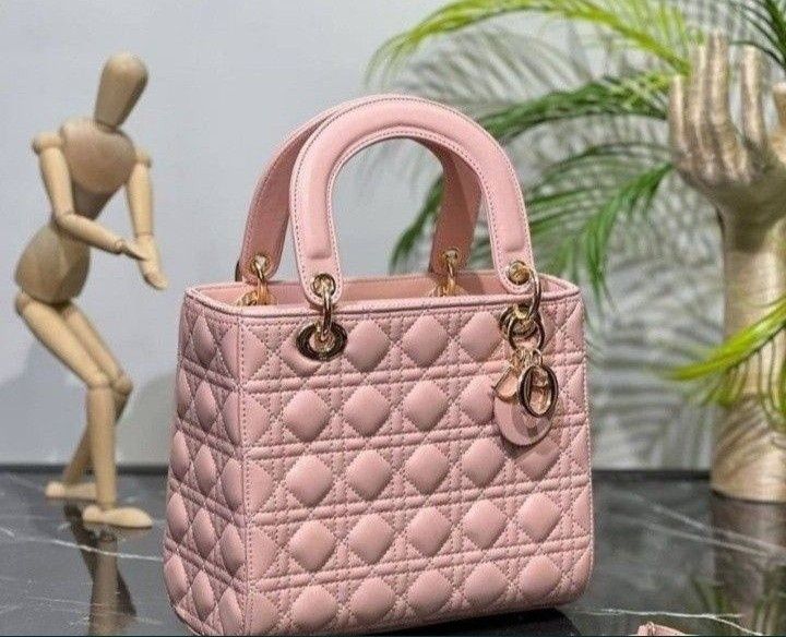 Geanta Dior Lady ,roz prafuit, accesorii metalice, saculet