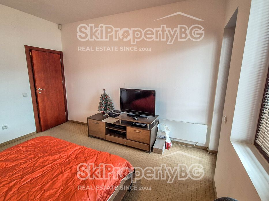 Обзаведен апартамент в Голф клуб Ибър с гледка към Рила!