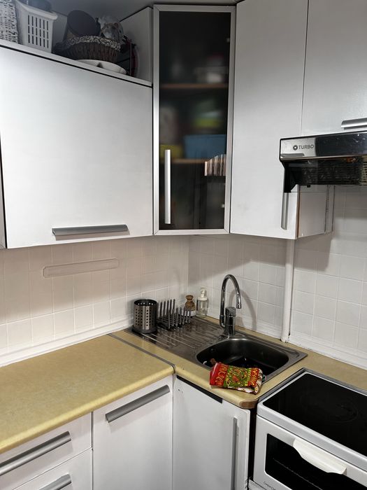 Продам кухню угловую б/у