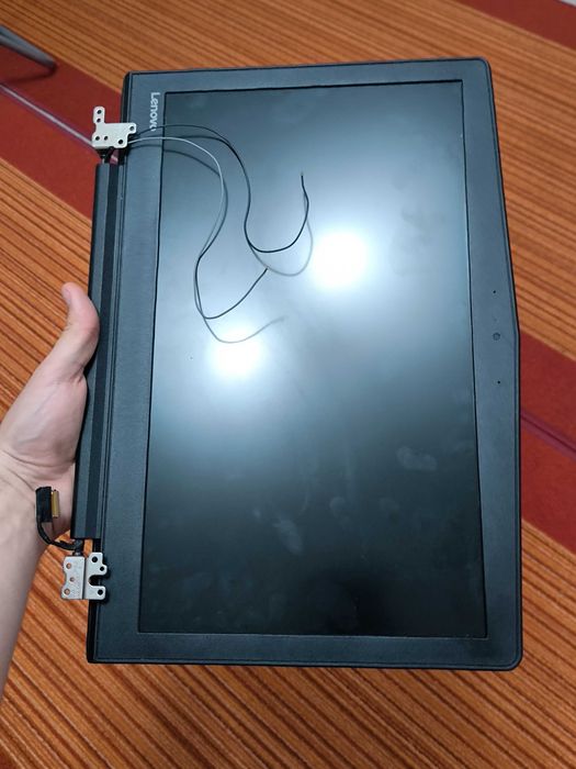Ecran Lenovo legion y520