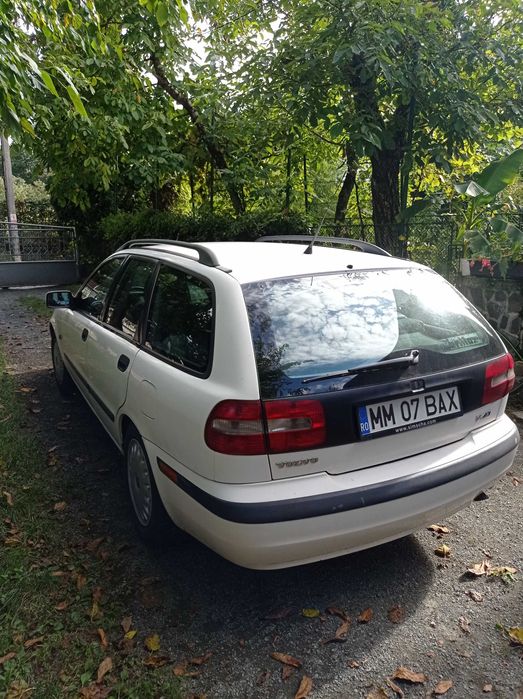 Vând Volvo V40 an 2001