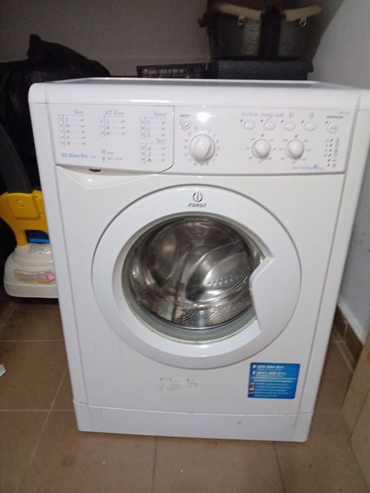 Masina spalat haine indesit slim