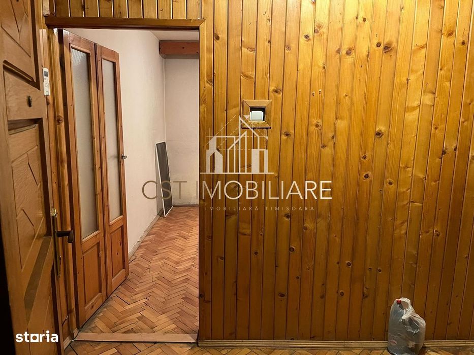 Torontalului / Apartament 2 camere / Etajul 1 / Decomandat