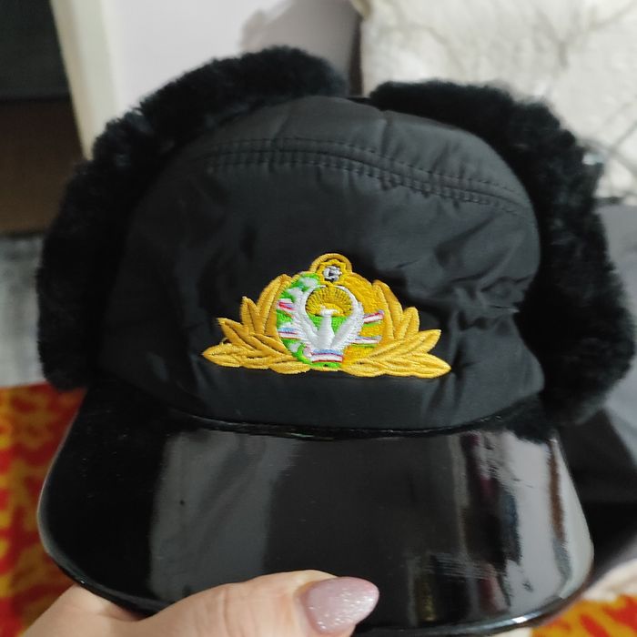 Продам две новые военные шапки