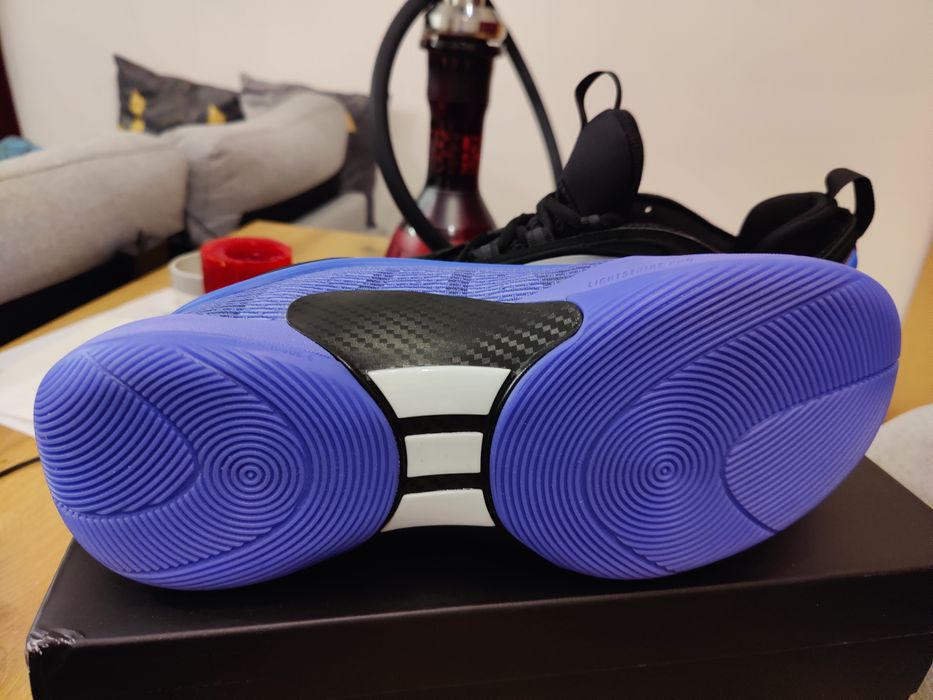 Adidas Don Issue 6 - 43 1/3 син/лилав 100 лв.