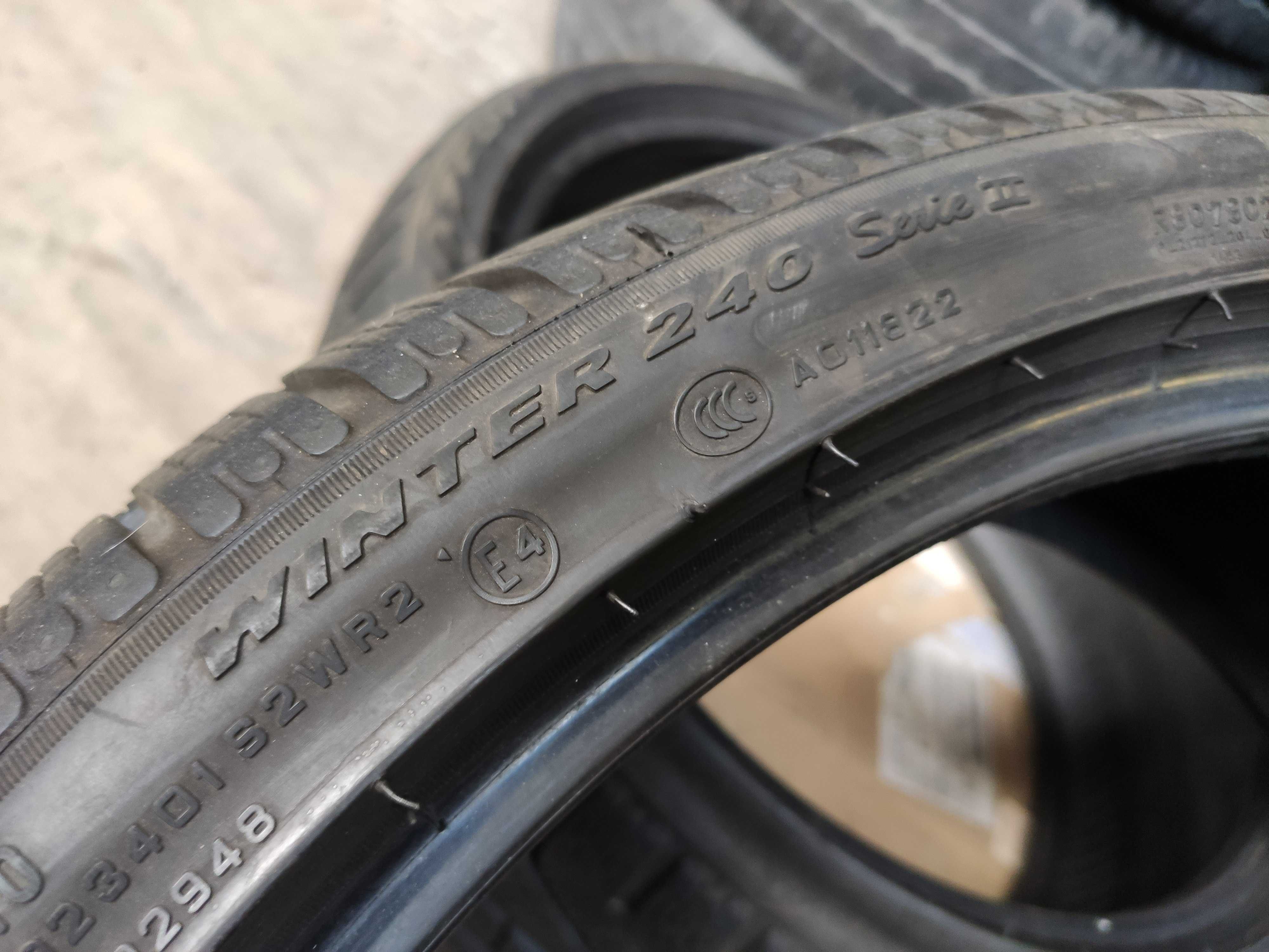 2бр Зимни гуми 245 35 20 - Pirelli