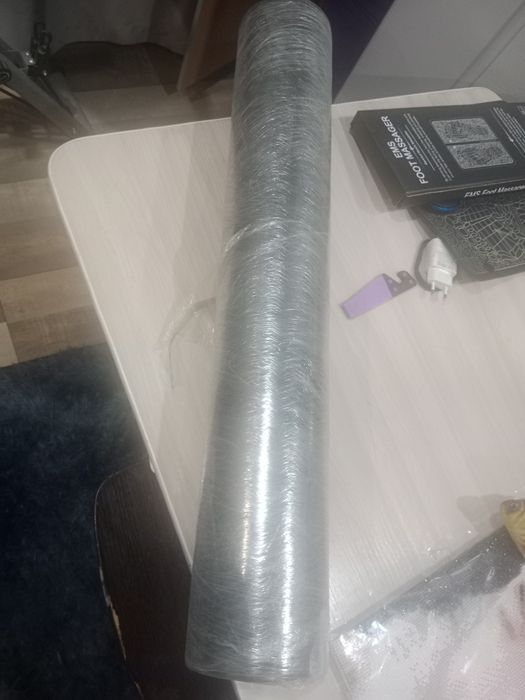 Продам рулон одноразовых простыней в черном цвете.