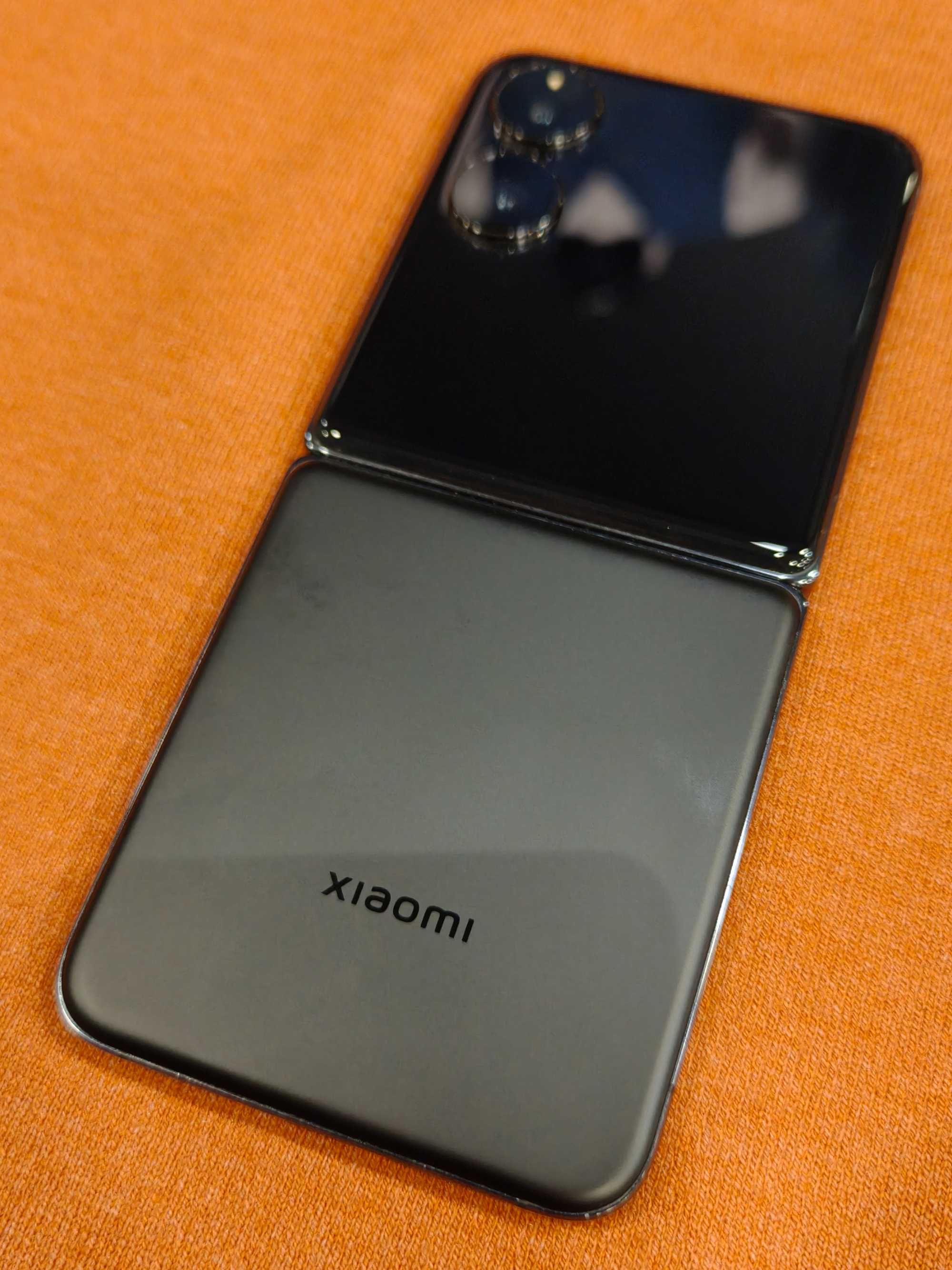 Сгъваем Xiaomi Mix Flip черен 12/256 SD8 Gen3 Leica