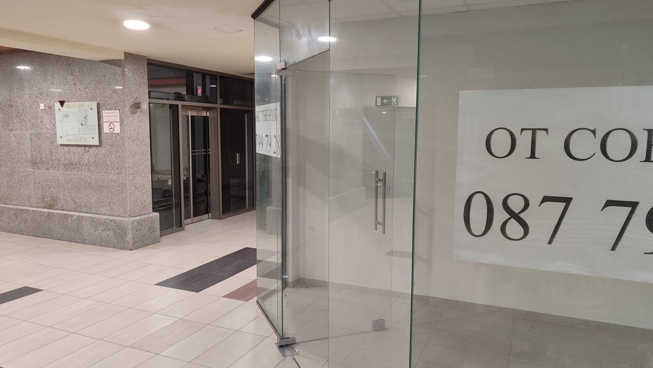 Продава се Магазин в Плевен, Идеален център - 28 кв.м за 328 €/кв.м - Снимка #1