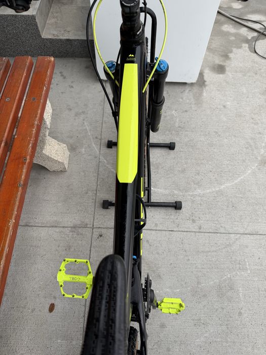 Планински велосипед Мекица Cube  за скачане. 27.5/L