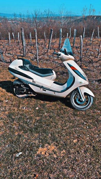 Vând Scuter HYOSUNG 125cc