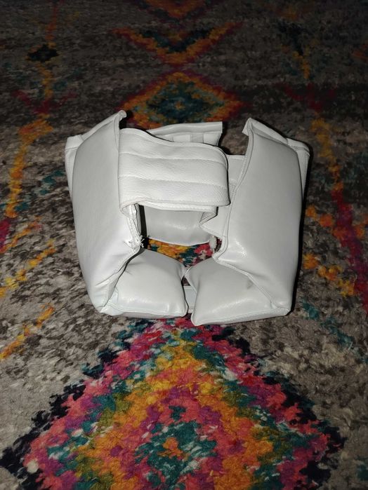 Каска за бойни изкуства/спорт