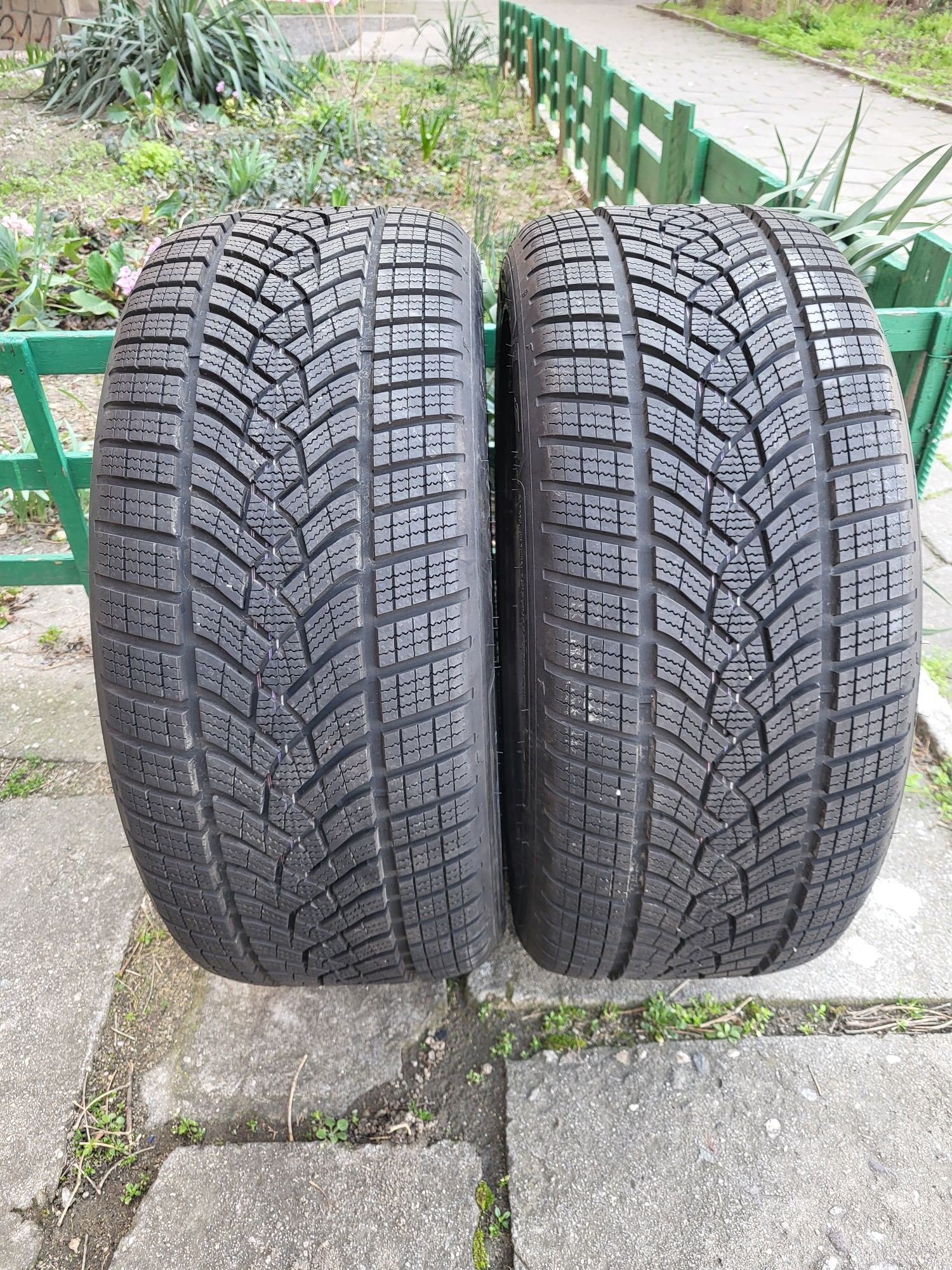 Зимни гуми Goodyear Ultragrip 245/45/18