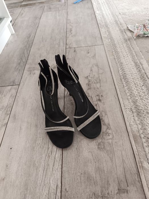 Босоножки Josiny черный