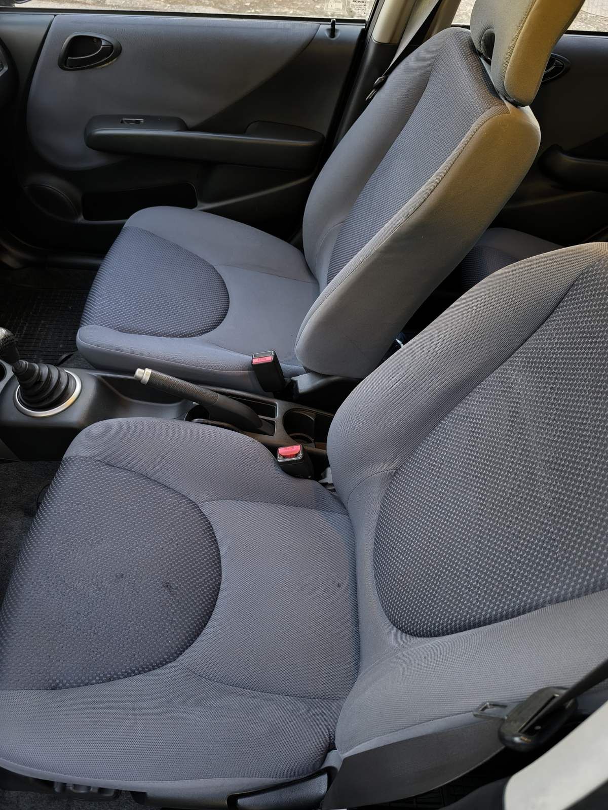 Продавам Honda Jazz 1.25