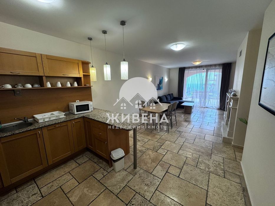 Продава обзаведен 3-стаен апартамент, с.Топола