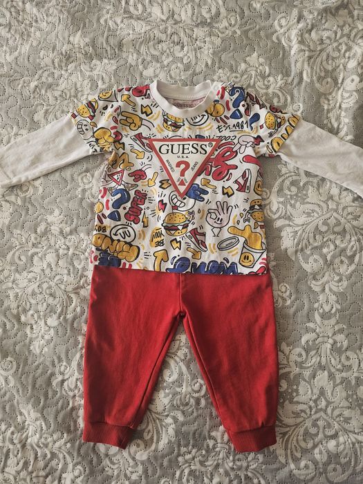 Комплект за бебе момче на Guess 6 - 9м.