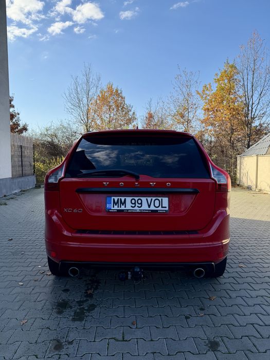VOLVO XC60 2.4 AWD D5 | R-Design 2014, echipare top