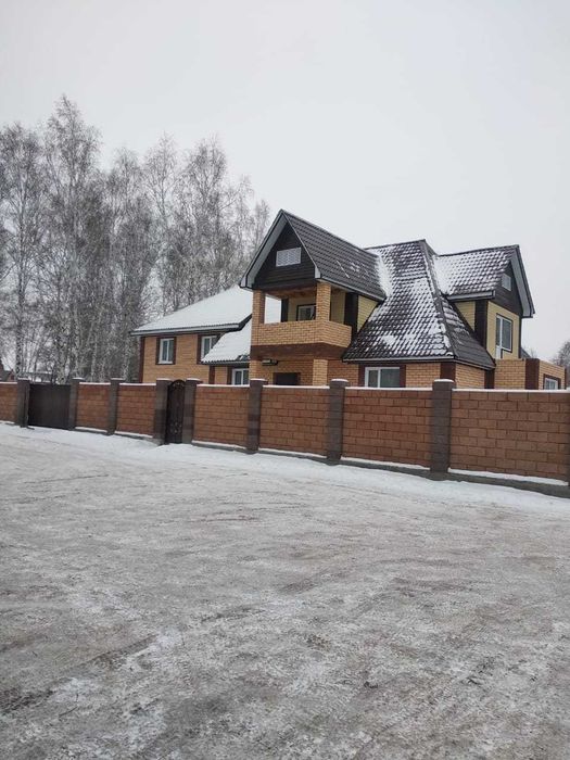 Коттедж в районе 3 поликлиники, площадь 300 кв. м, черновая отделка