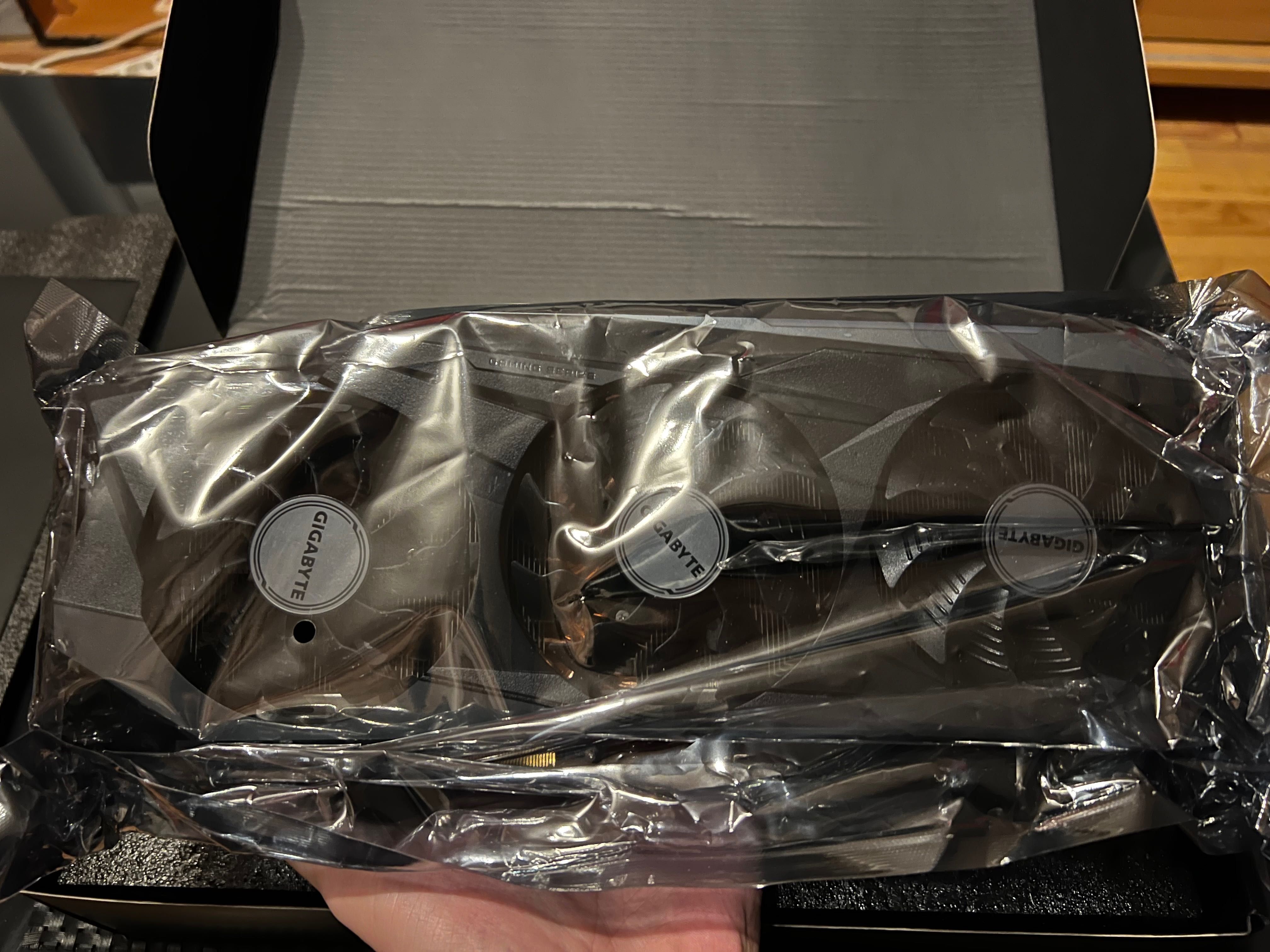 GIGABYTE GeForce RTX 3080, 10GB, 6 бр.