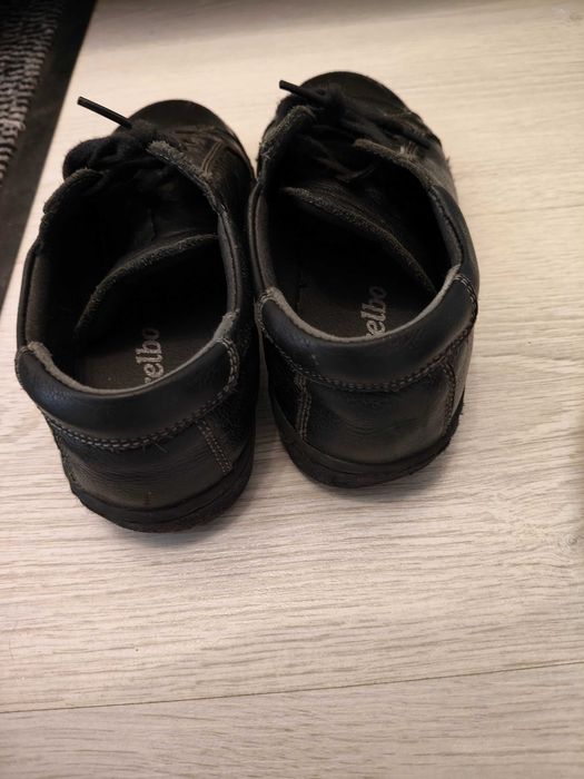 Vand pantofi din piele, marime 31