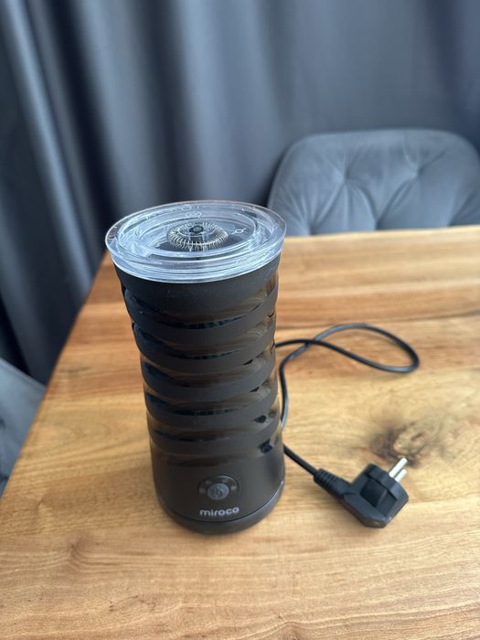 Уред за разпенване на мляко - капучино/лате