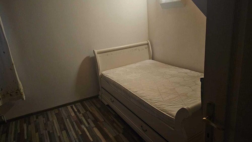 Ofer spre inchiriere casa in Sanpetru , curte ,gradina si garaj