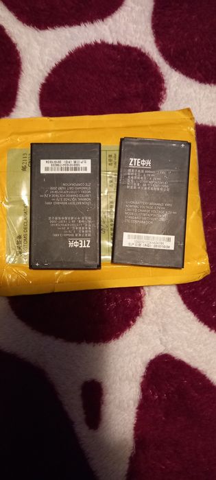 Baterii de telefon ZTE noi nefolosite.