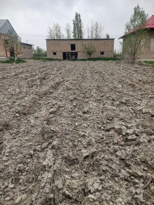 Ассалом алейкум СРОЧНО  ер участка 10 соток сотилади Сотоги 2 500