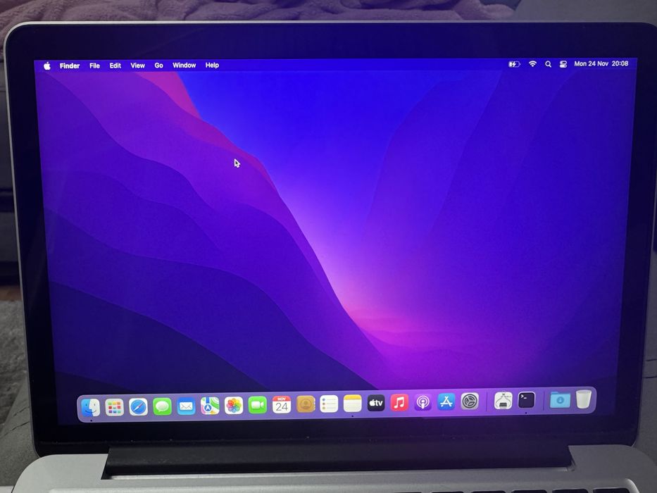 Macbook Pro 13’ A1502 256 gb 8 RAM 2.7Ghz i5