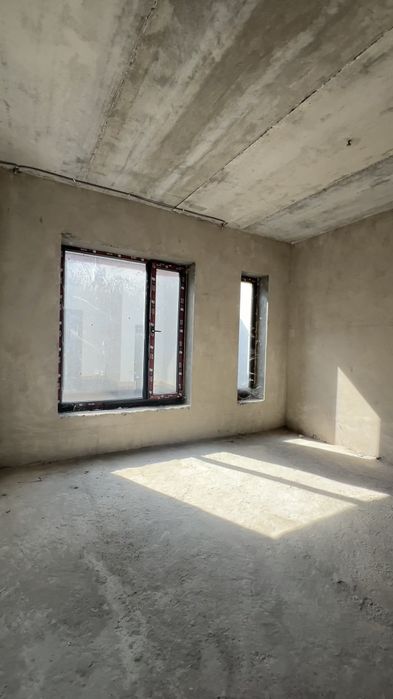 Продаю Мирзо-Улугбекский ул. Амир Темура 2.5 соток