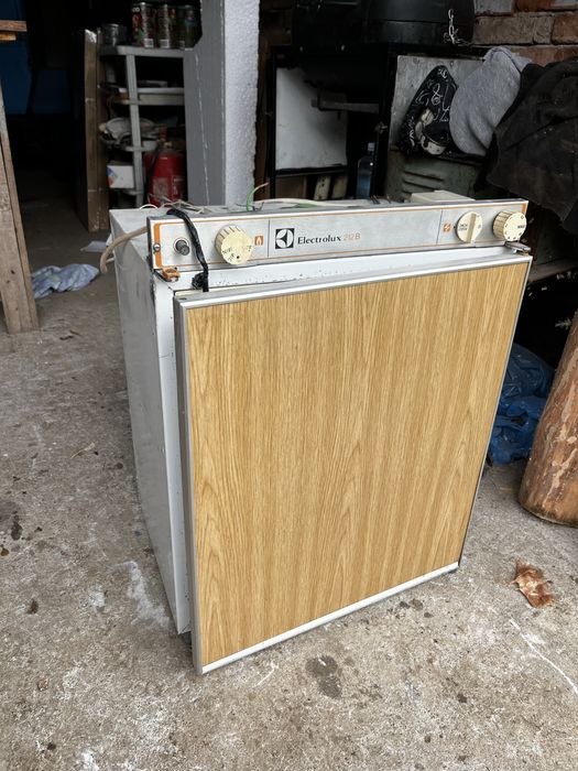 Хладилник за каравана Electrolux 212B 12V/220V/ГАЗ
