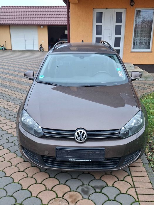 Vând golf șase neînmatriculat