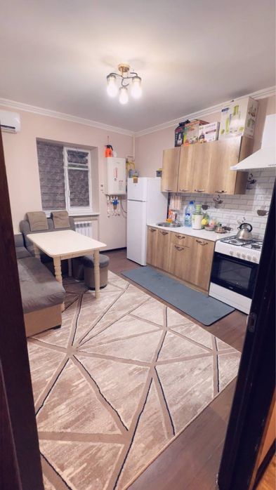 Uy sotiladi 2xonali yevro remont