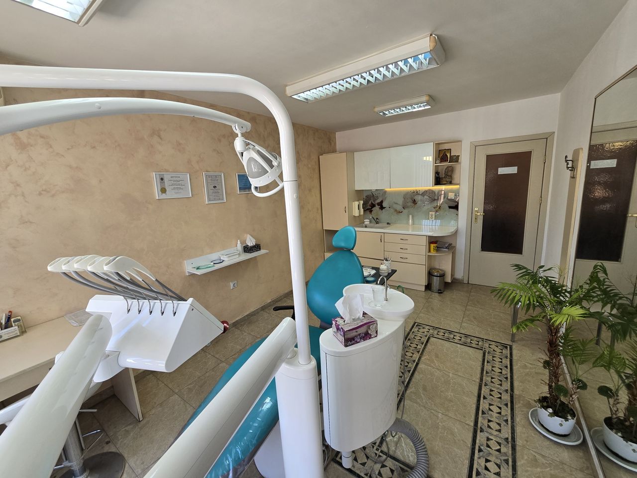 Дава се под наем Офис в Бургас, Център - 57 кв.м за 612 € - Снимка #7