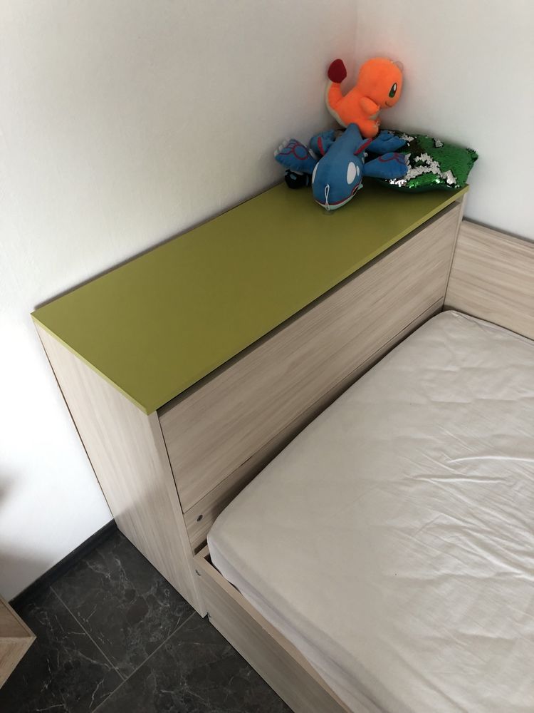 Детска стая: легло, бюро, ракла, матрак